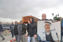  بالصور: جموع غفيرة تشارك في تشييع جثمان الحاج راغب حماد "أبو عدنان" في اللد